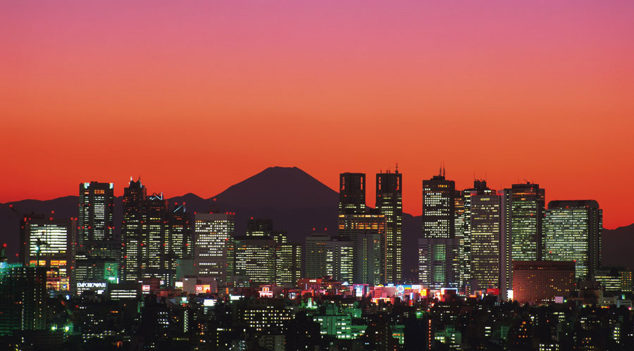 Sunset behind Tokyo skyline