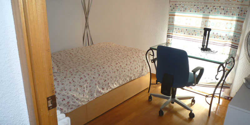 Room in host family