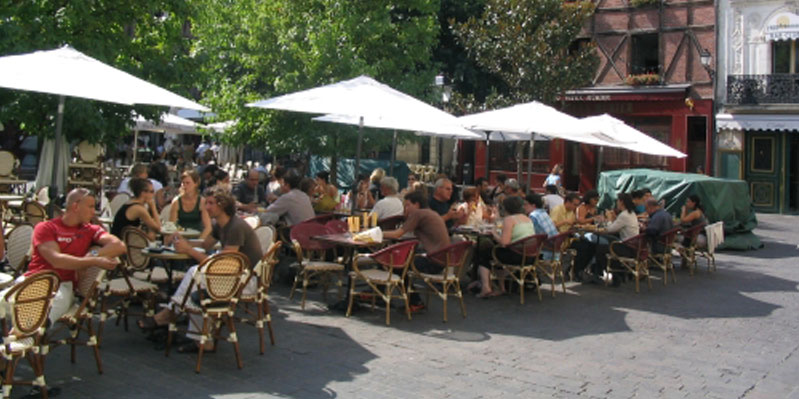 Café life in Tours
