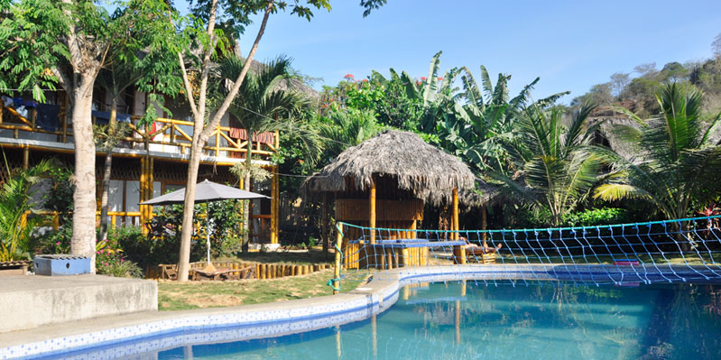 Onsite pool & jacuzzi