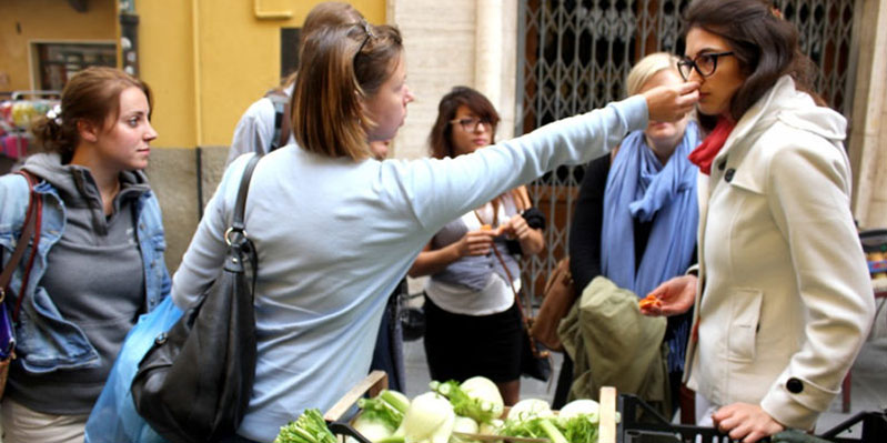 Practacing your Italian in the market