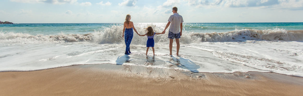 Take a family language course with Apple Language Courses!